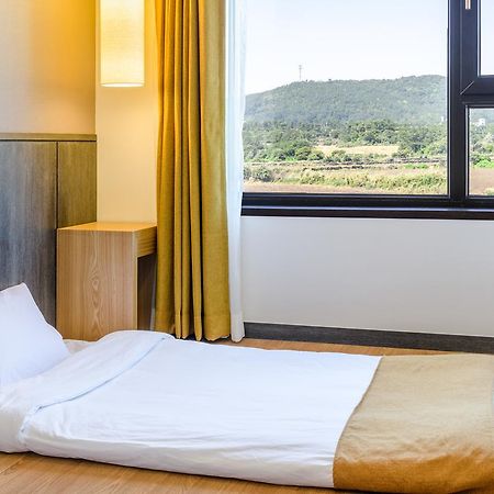 Thira Hotel Seogwipo Eksteriør billede