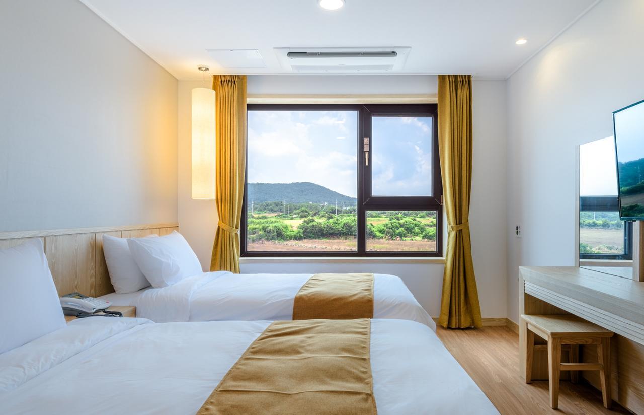 Thira Hotel Seogwipo Eksteriør billede