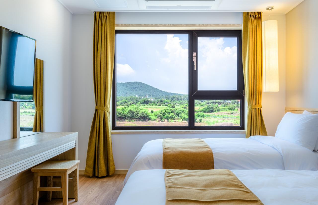 Thira Hotel Seogwipo Eksteriør billede