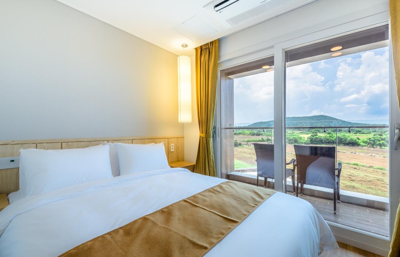 Thira Hotel Seogwipo Eksteriør billede